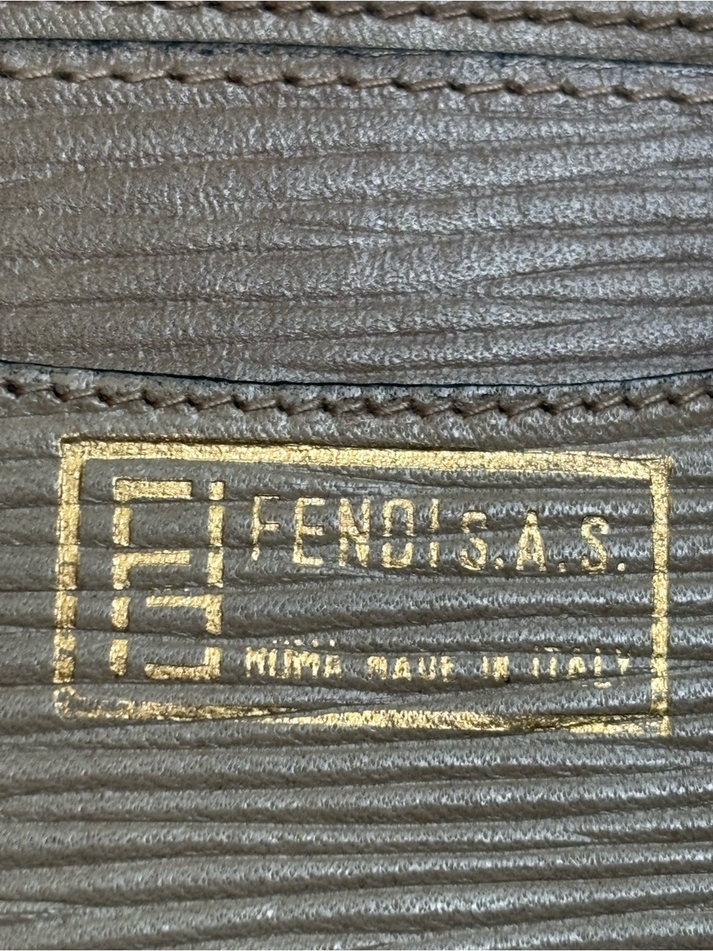 Auth Fendi kisslock leather Ling wallet Vintage - Picture 8 of 12